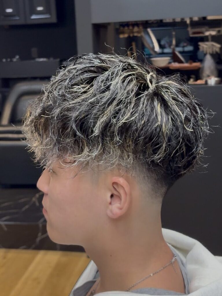 ツイスパ　メッシュ　フェード　メンズパーマ