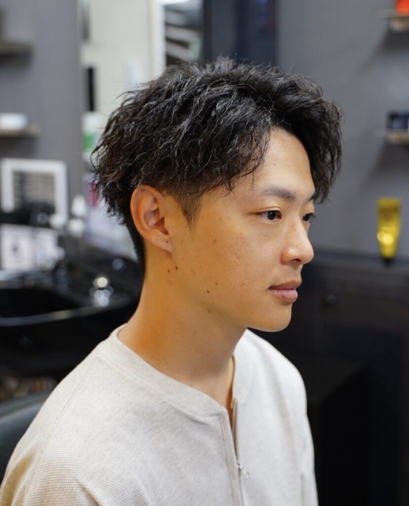 ツイスパ　センターパート　ツイストスパイラル　メンズパーマ