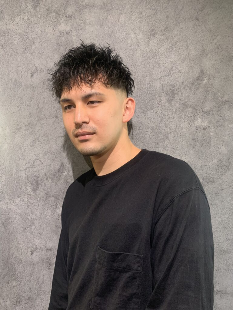 ツイスパ　フェード　メンズカット　メンズパーマ