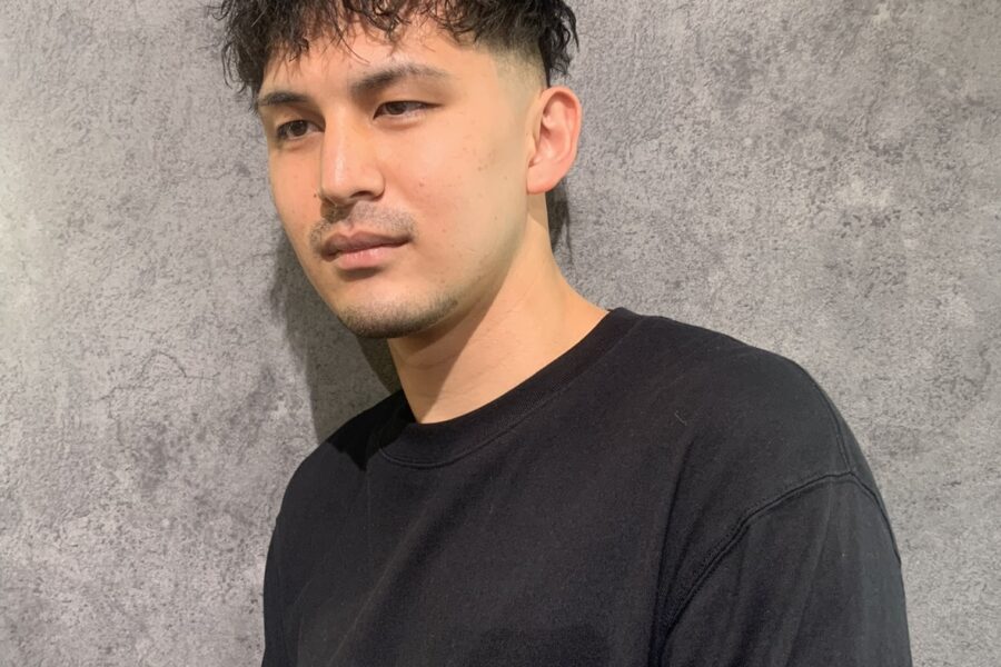 ツイスパ　フェード　メンズカット　メンズパーマ