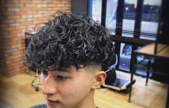 メンズパーマ メンズカット カット　パーマ　東大阪　バーバー　顔剃り　眉毛　東大阪バーバー　スペインカール