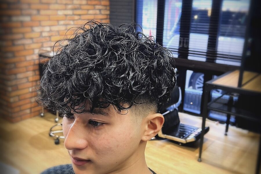 メンズパーマ メンズカット カット　パーマ　東大阪　バーバー　顔剃り　眉毛　東大阪バーバー　スペインカール