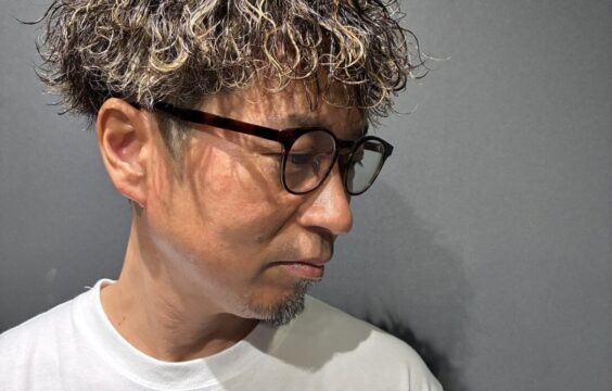 メンズパーマ 波巻き　波巻きパーマ　メッシュ　メンズカラー　理容室　メンズ理容室