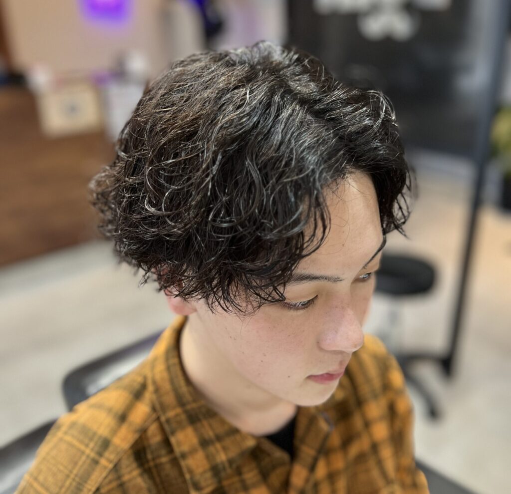 ツーブロック　ツーブロマッシュ　波巻きパーマ　波巻き