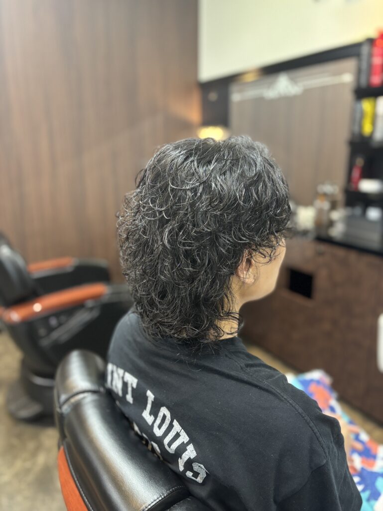 ウルフ　縦落ちツイスパ　メンズパーマ　メンズカット