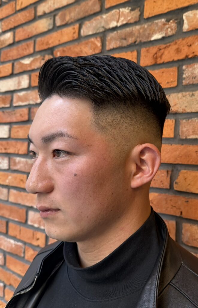 フェード　サイドパート　メンズ　短髪　ビジネス