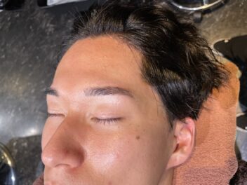 眉毛　アイブロウ　シェービング　ストレート眉