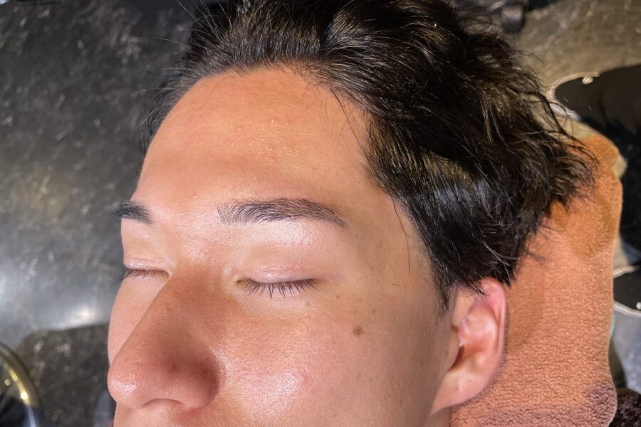 眉毛　アイブロウ　シェービング　ストレート眉