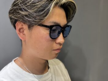 センターパート　ハイライト　メンズ