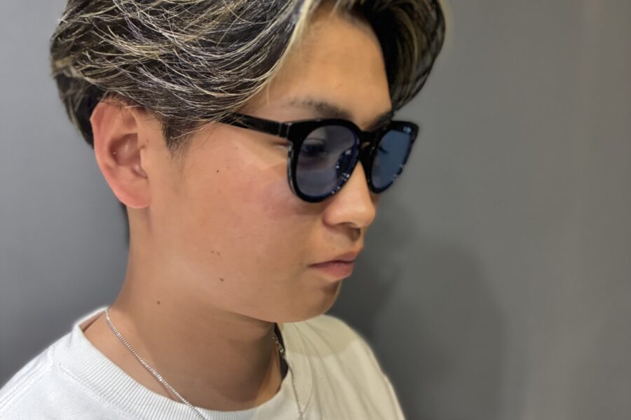 センターパート　ハイライト　メンズ