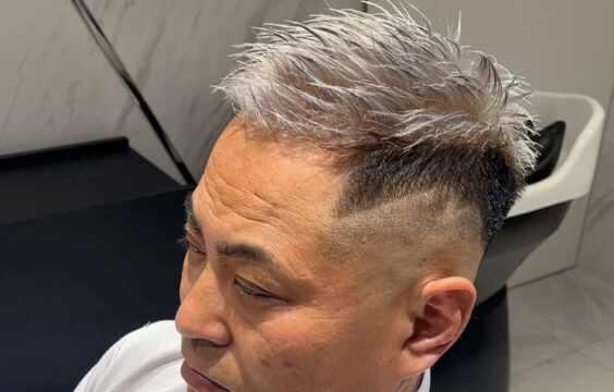 シルバー　スキンフェード　ダブルカラー　