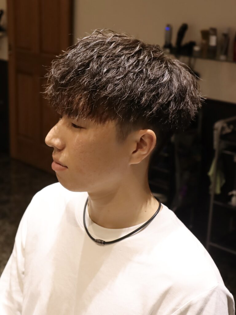 メンズパーマ　ツイスパ　前髪